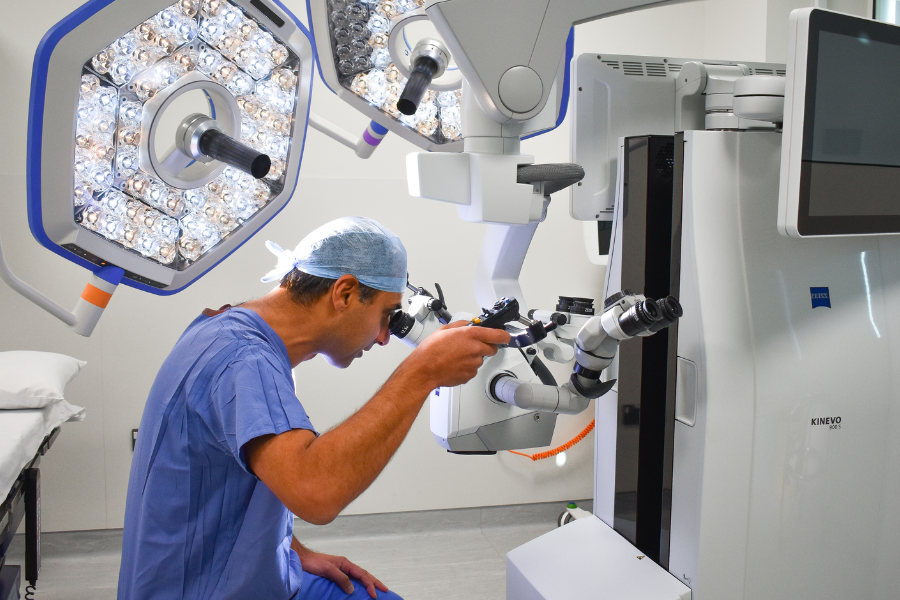 Prof Javadpour and Zeiss Kinevo 900 S
